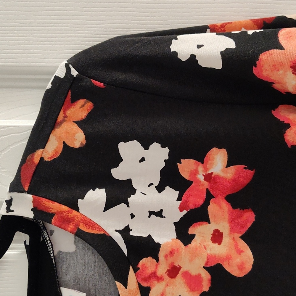 LuLaRoe Long Sleeve Top Size Medium Black With Red Orange White Floral Design - Picture 6 of 8
